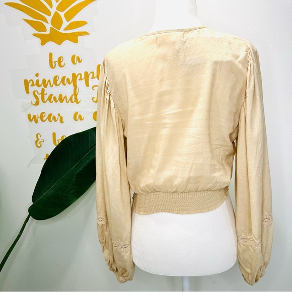Boutique Light Camel Boho Embroidered Lace V-Neck Long Sleeve Crop Blouse XS NWT - Picture 7 of 11